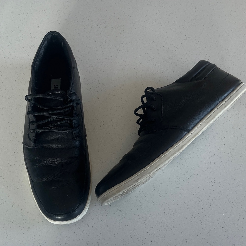 Steve Madden Black Leather Men's Sneaker/Shoes Size 11.